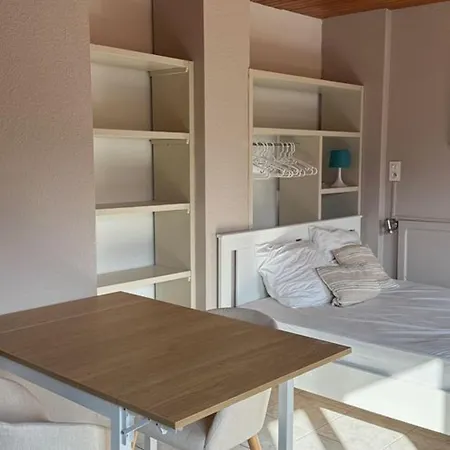 Confortable Avec Cuisine Equipee - Api-1-52-759 *