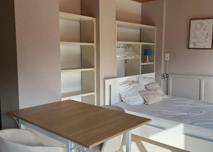 Confortable Avec Cuisine Equipee - Api-1-52-759 *