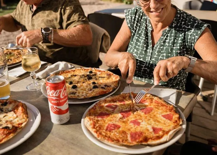 Campsite Confortable Avec Cuisine Equipee - Api-1-52-759